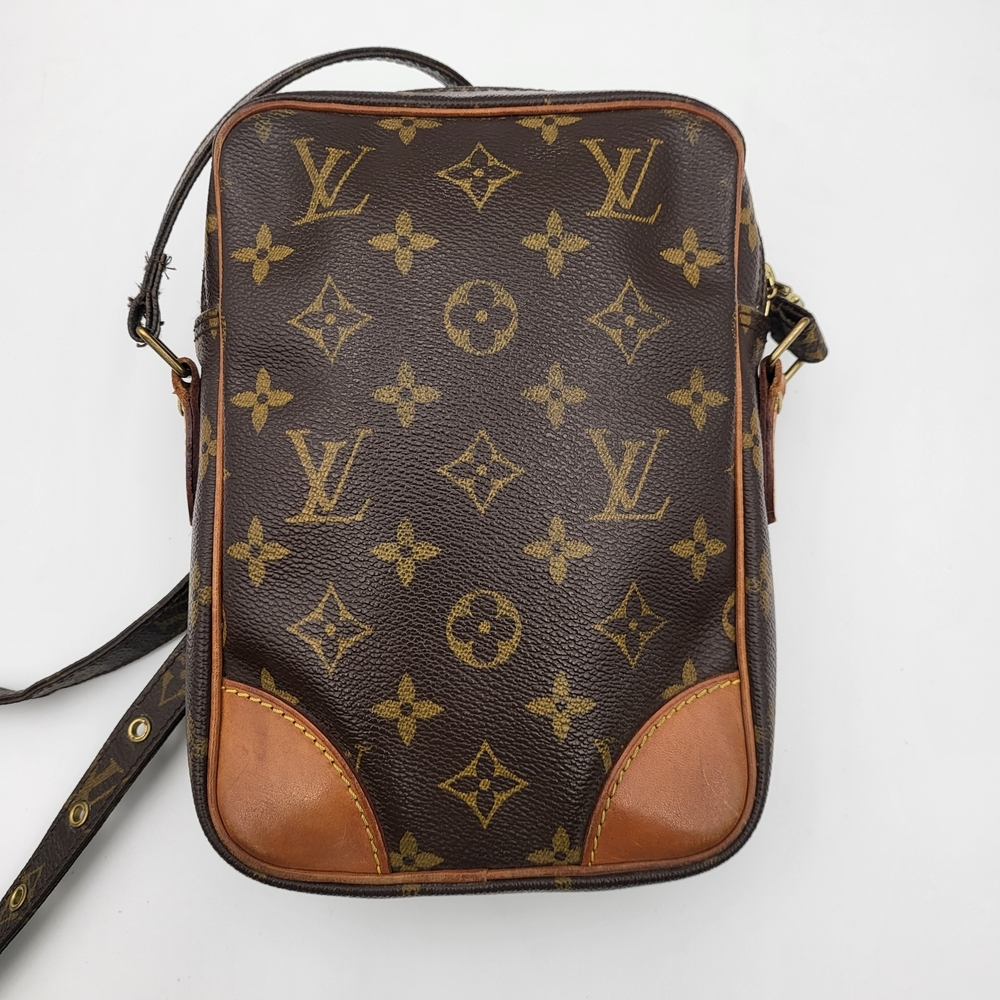 Louis Vuitton Monogram Danube Crossbody Shoulder Bag.. Authentic.. - Picture 2 of 16